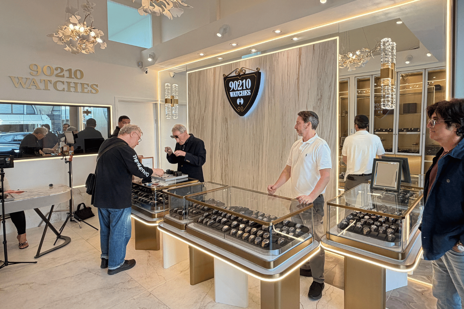 90210 Watches: Your Destination for the Closest Rolex Store Experience in Beverly Hills