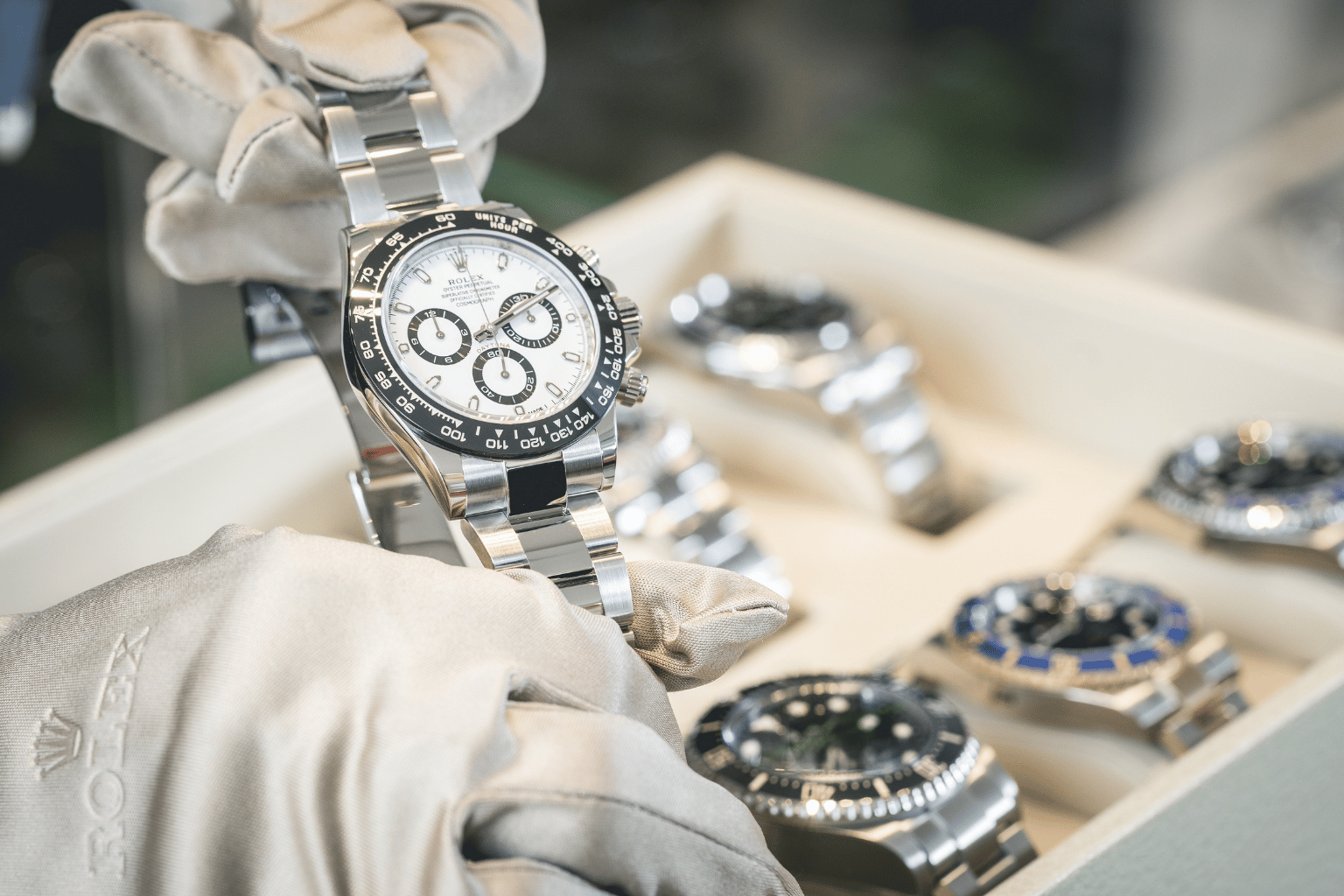 The Collector's Blueprint: How to Safely Shop Rolex and Verify Authenticity